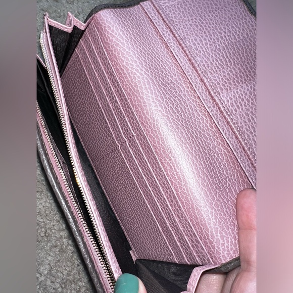 GUCCI TAUPE / BALLET PINK SWING LEATHER CONTINENTAL WALLET - Picture 10 of 15